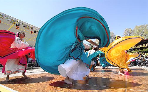 Danzas y Bailes