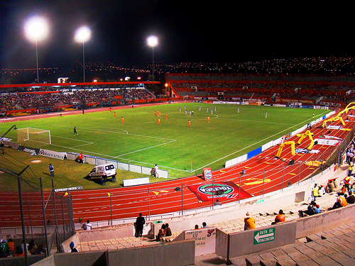 estadio victor manuel reyna 4